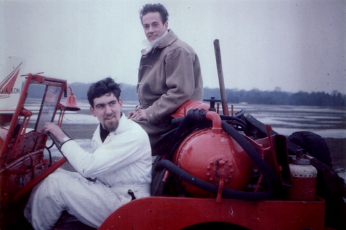 David Bailey and Mike Ashley manned the Denham Fire and Rescue Land Rover and attended the incident with G-ASDN.