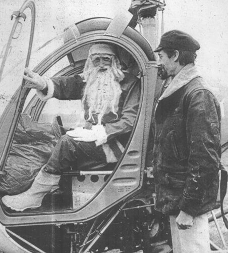 Air Gregory pilot Mike Smith not only achieved 5th place in the World Helicopter Championships in 1971, in December he was to assist Father Christmas with his delivery schedule!